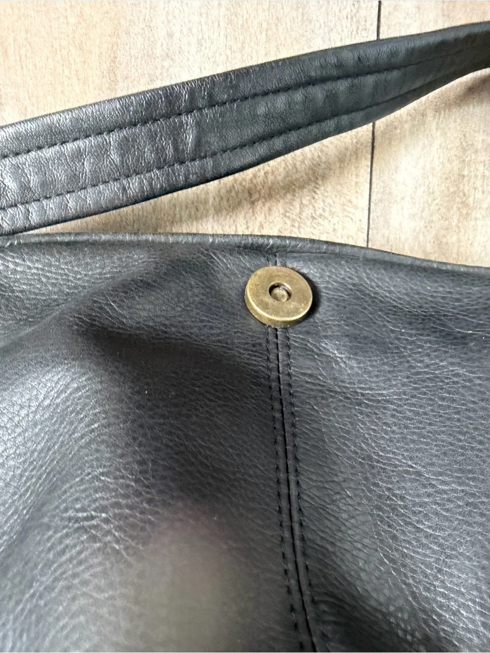 Tignanello Black Leather Messenger Crossbody Bag